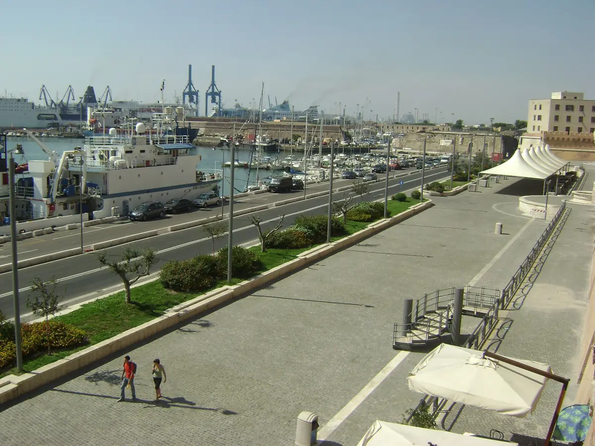 Der alte Hafen von Civitavecchia