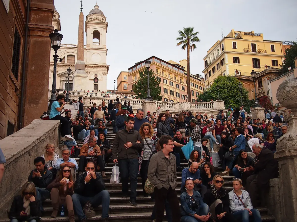Besucher auf der Spanischen Treppe